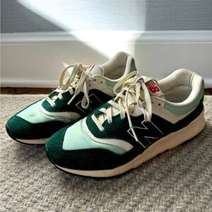 New Balance 997H in Nightwatch Green